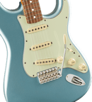 FENDER STRATOCASTER VINTERA 60s. ICE BLUE METALLIC
