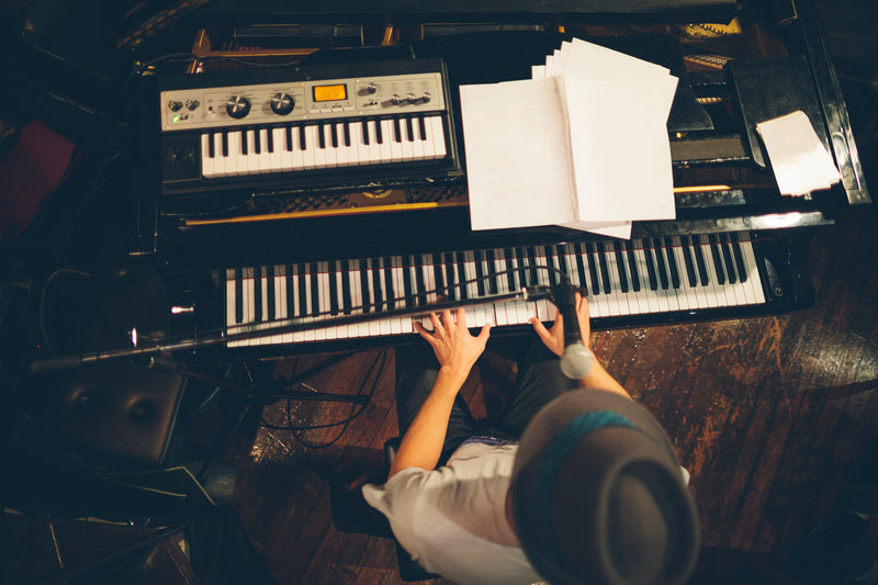 What’s the Difference Between a Digital Piano and a Keyboard?